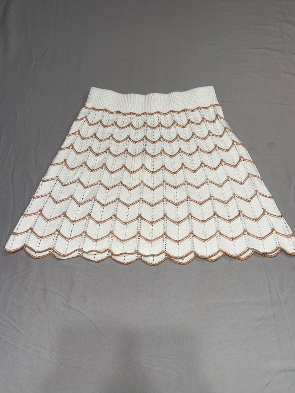 MABLE Ivory Beige Chevron Knit Scallop Hem Mini A-Line Skirt L Classic Fall Chic - Picture 2 of 9